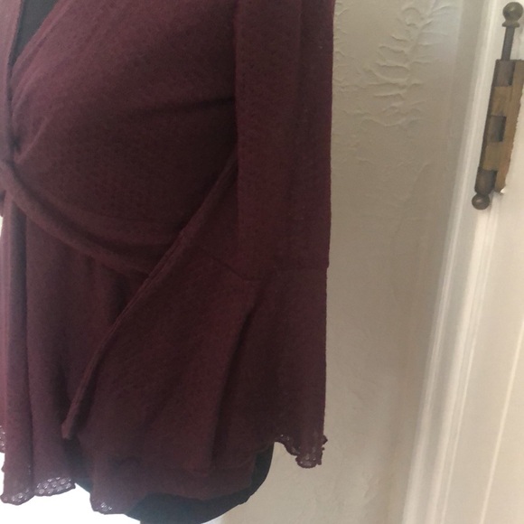 Ladies NWT Maurices Burgundy Long Sleeve Top - Size Small - Picture 3 of 7